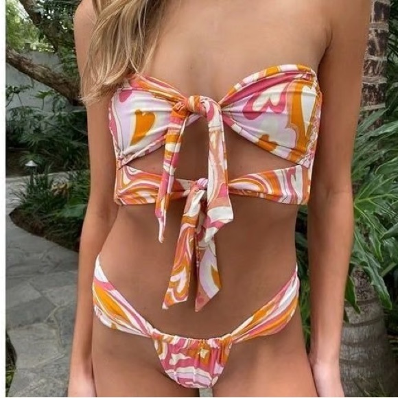 Beach Bunny Strapless Top - Picture 1 of 6